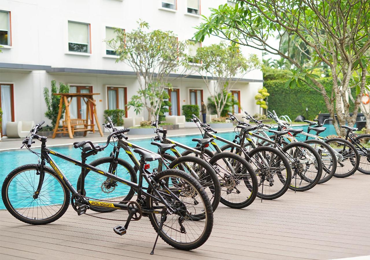 Harris Hotel Sentul City Bogor Exteriör bild