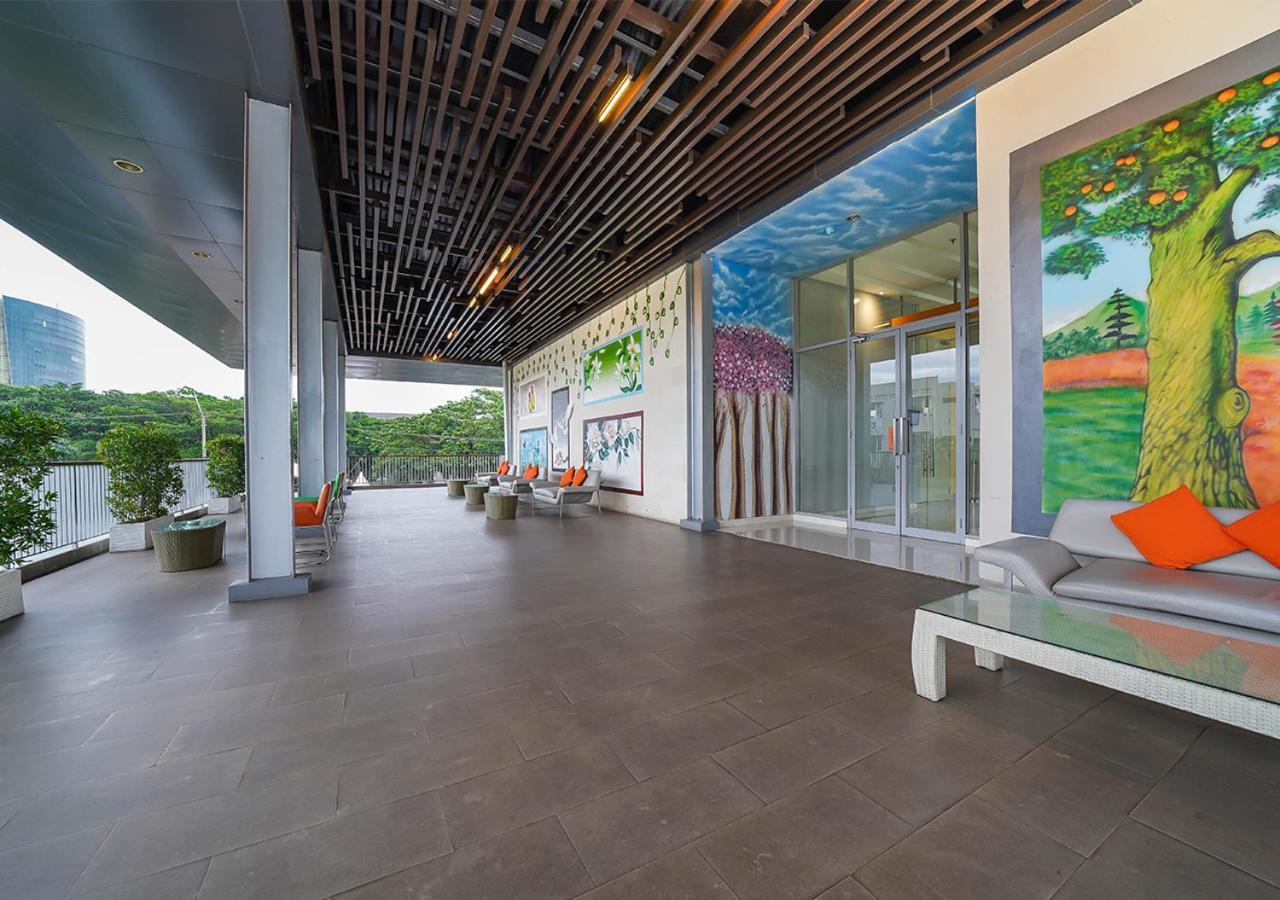 Harris Hotel Sentul City Bogor Exteriör bild