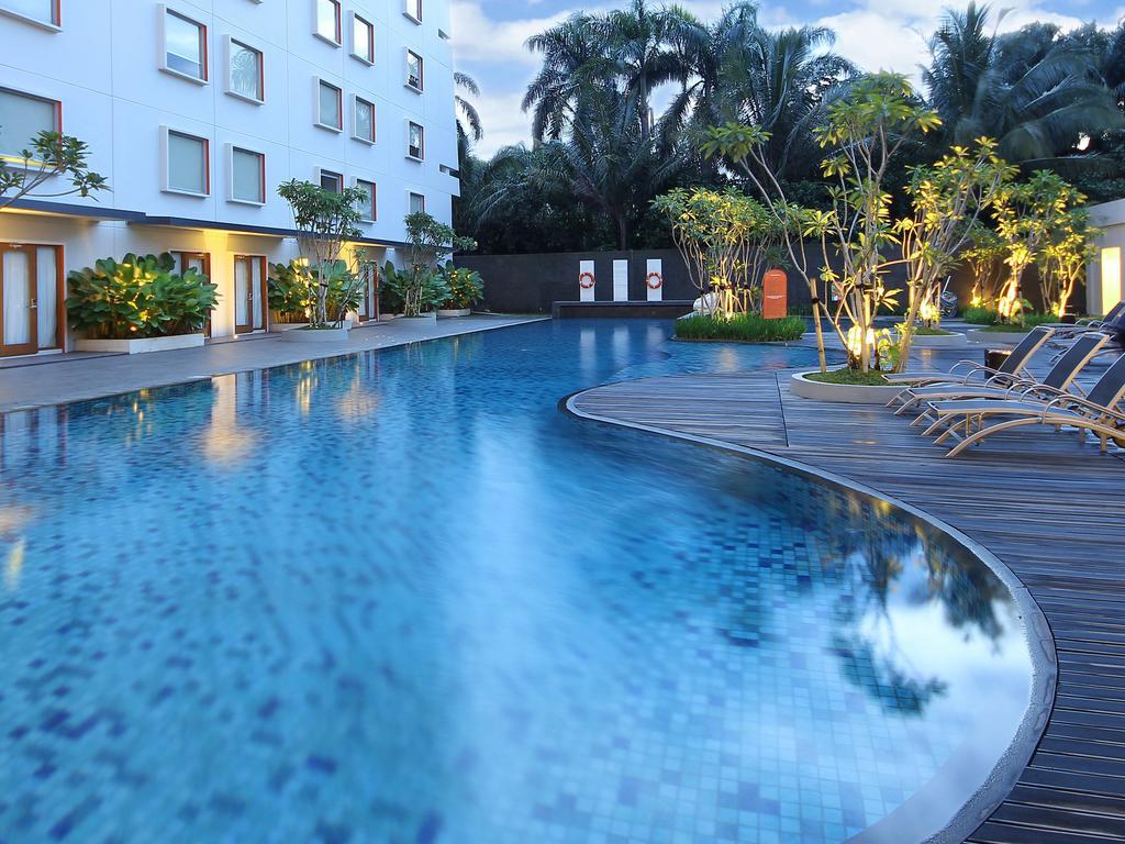 Harris Hotel Sentul City Bogor Exteriör bild