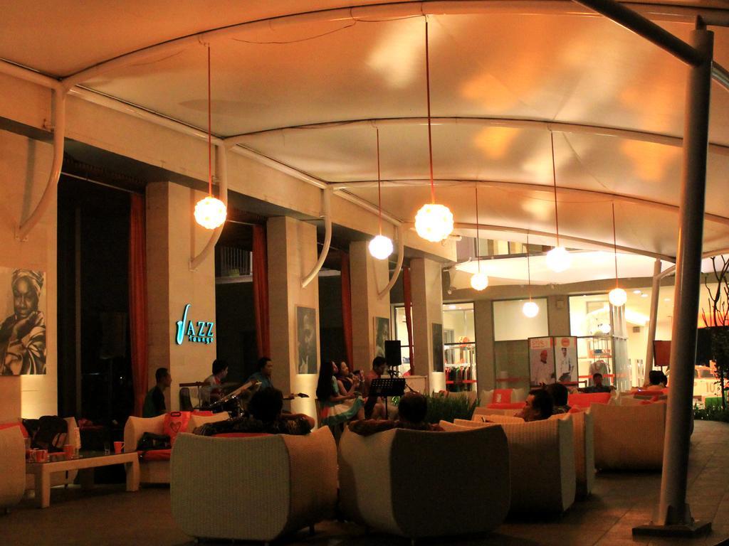 Harris Hotel Sentul City Bogor Exteriör bild
